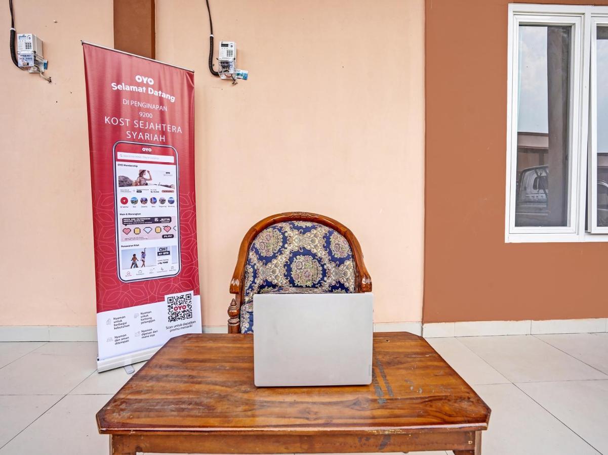Hotel Oyo 92006 Kost Sejahtera Syariah Sidoarjo Zewnętrze zdjęcie