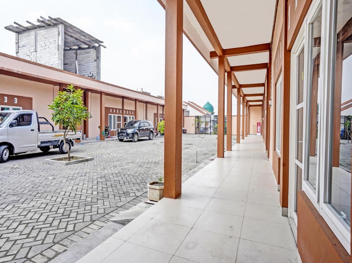 Hotel Oyo 92006 Kost Sejahtera Syariah Sidoarjo Zewnętrze zdjęcie